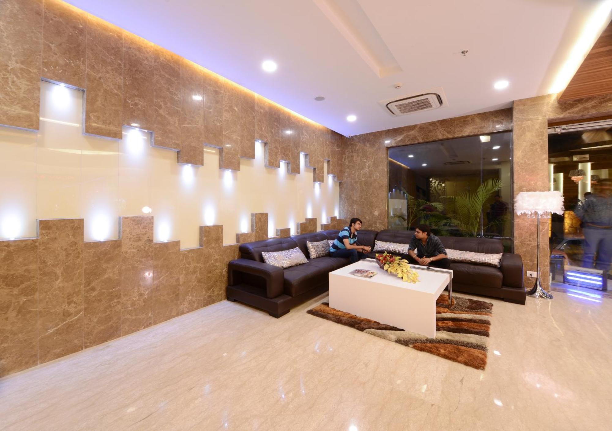 Hotel Alleviate Агра Екстериор снимка