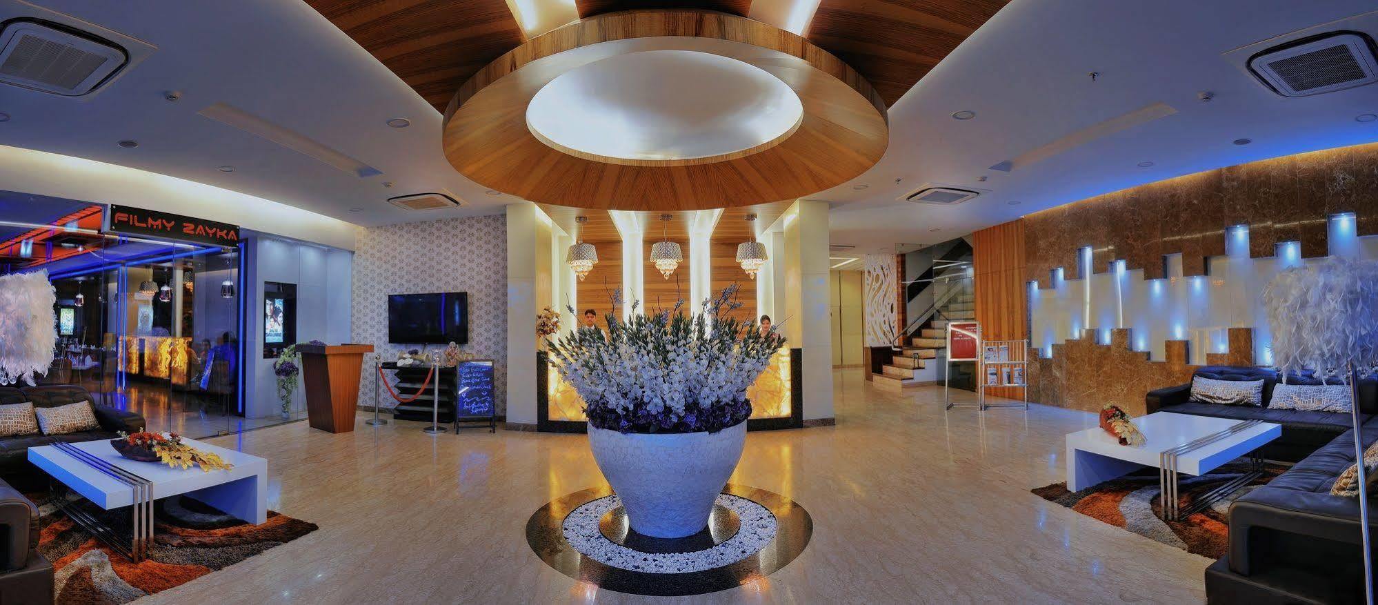Hotel Alleviate Агра Екстериор снимка